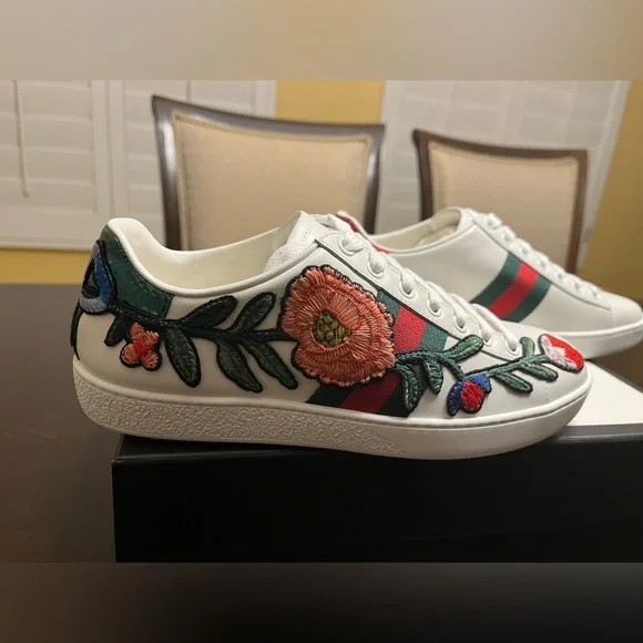 New Gucci Ace Embroidered Floral Sneaker Shoes Size 38.5 / US 8.5 - Picture 2 of 16